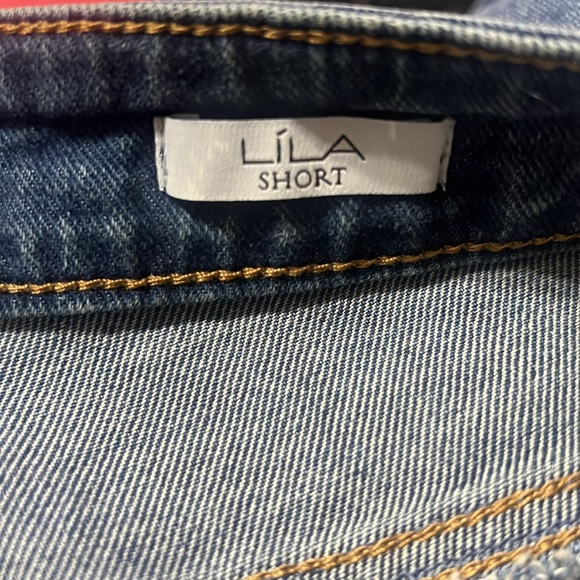 SOFIA Lila Mid Rise Jean Shorts - Frayed Edge Trim 28W NWT - Picture 10 of 11